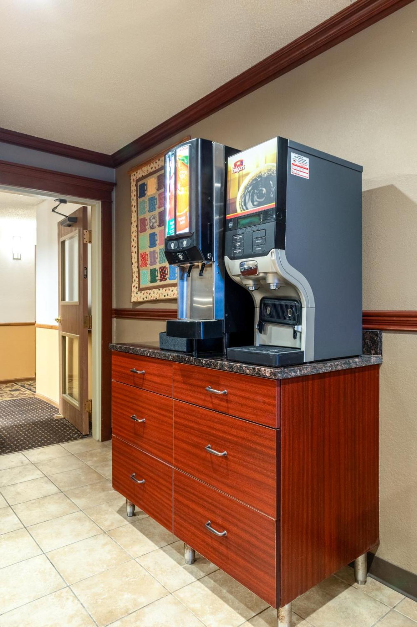 Norland Inn & Suites Roseau المظهر الخارجي الصورة