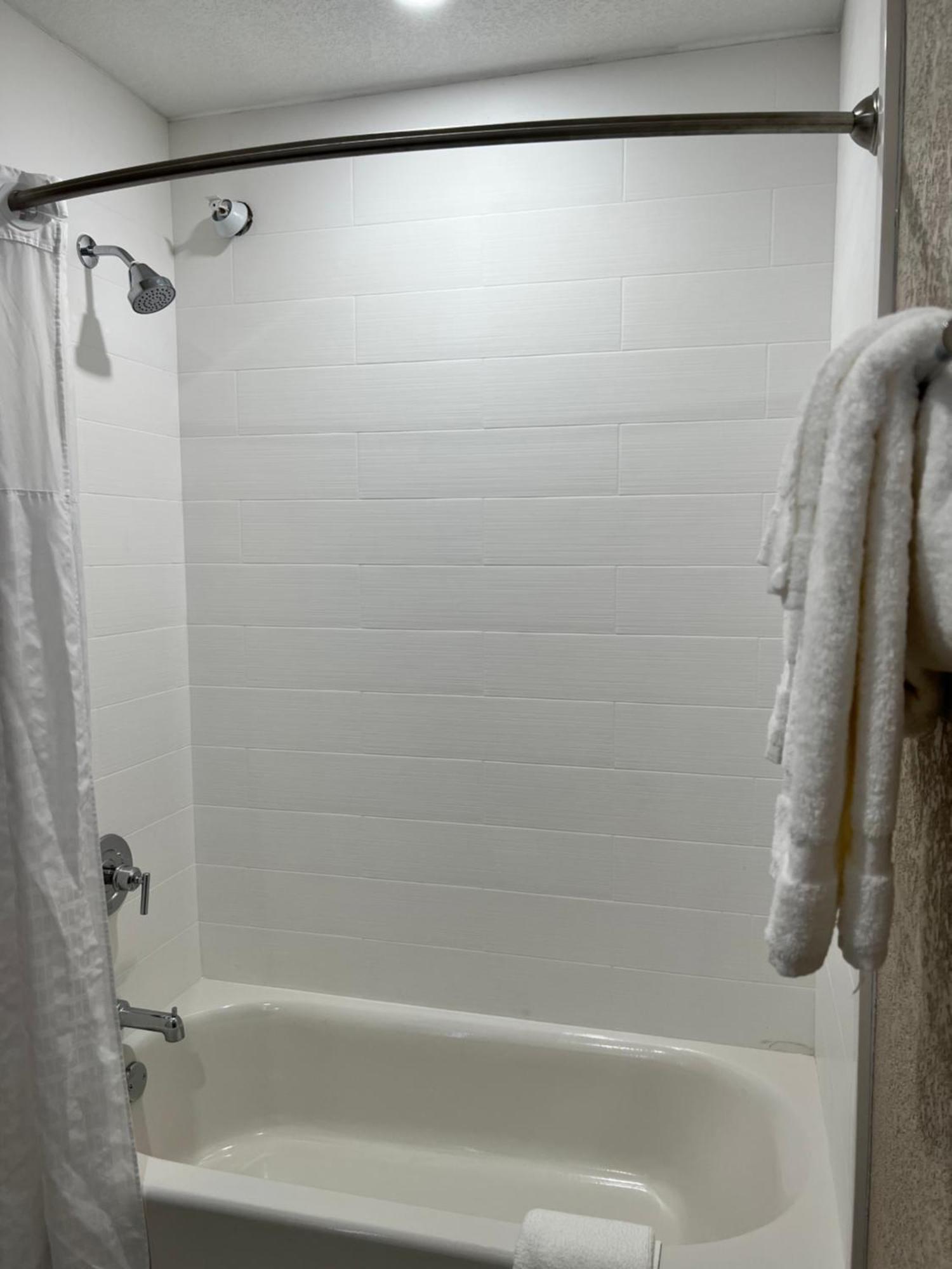 Norland Inn & Suites Roseau الغرفة الصورة