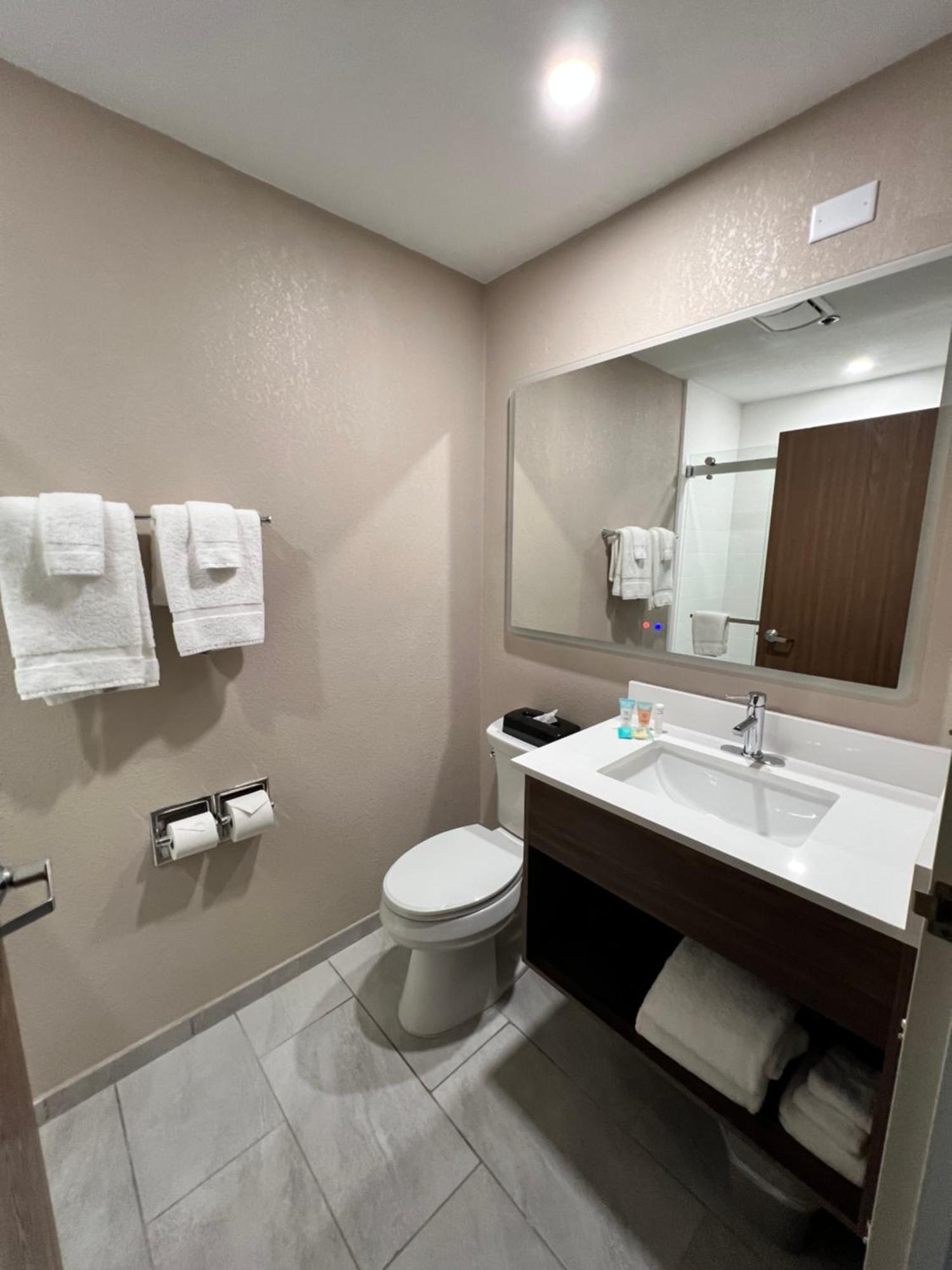 Norland Inn & Suites Roseau الغرفة الصورة