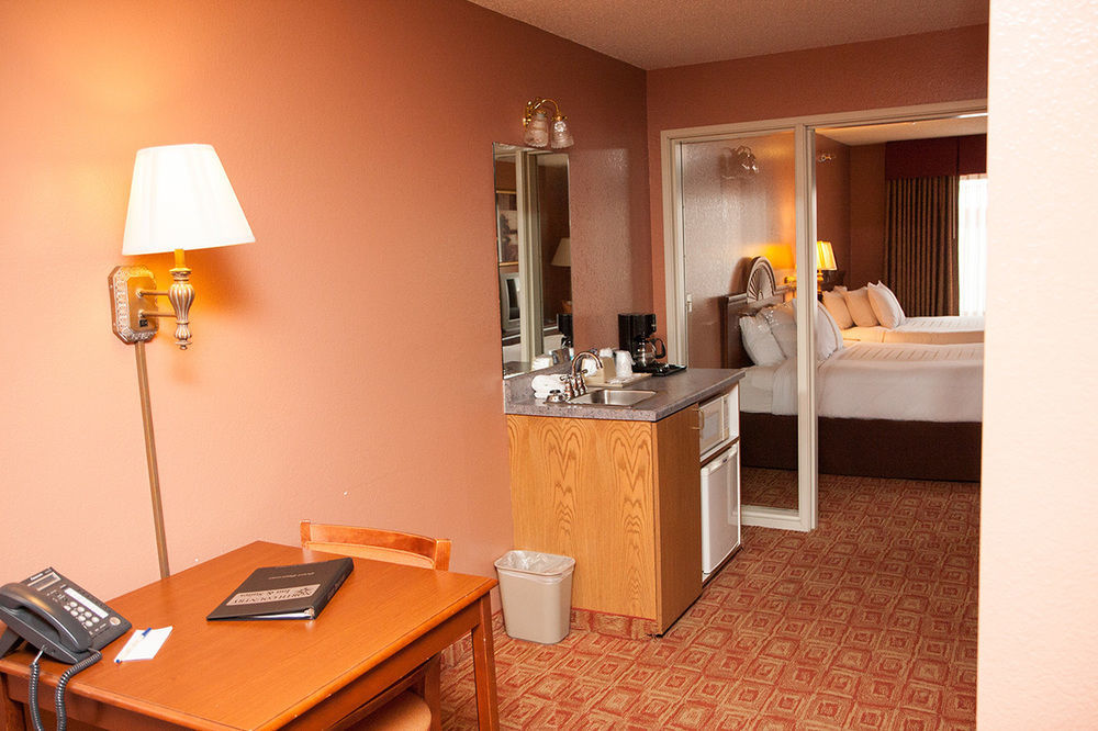 Norland Inn & Suites Roseau المظهر الخارجي الصورة