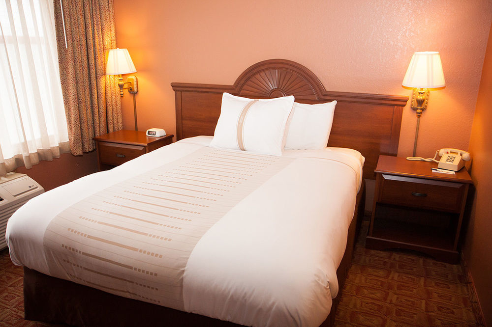 Norland Inn & Suites Roseau المظهر الخارجي الصورة